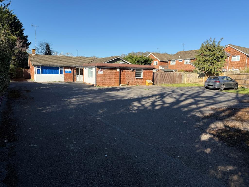 Lot: 87 - FORMER NHS PREMISES WITH POTENTIAL FOR DEVELOPMENT - View of front of property from driveway